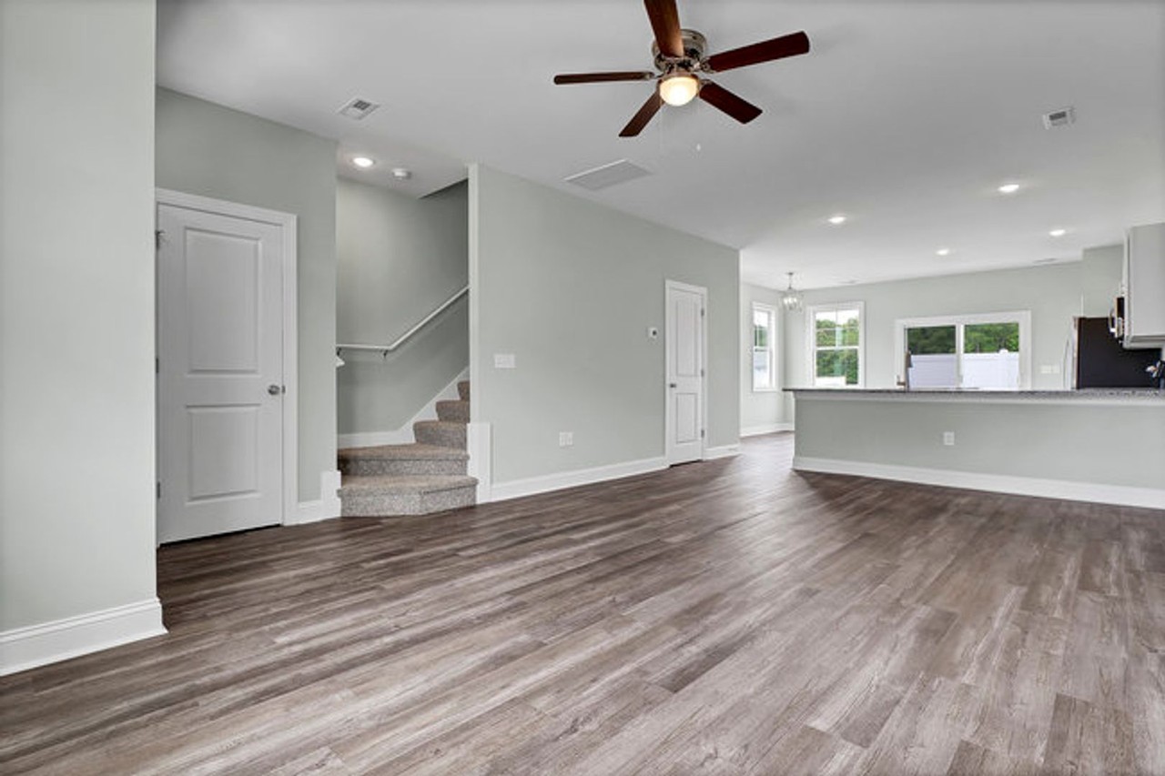 301 Starfish Ln - Photo 5 of 44