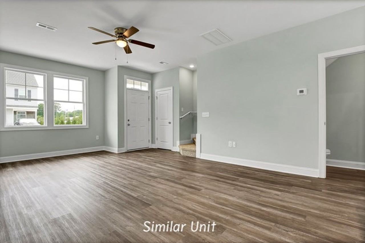 305 Starfish Ln - Photo 4 of 42