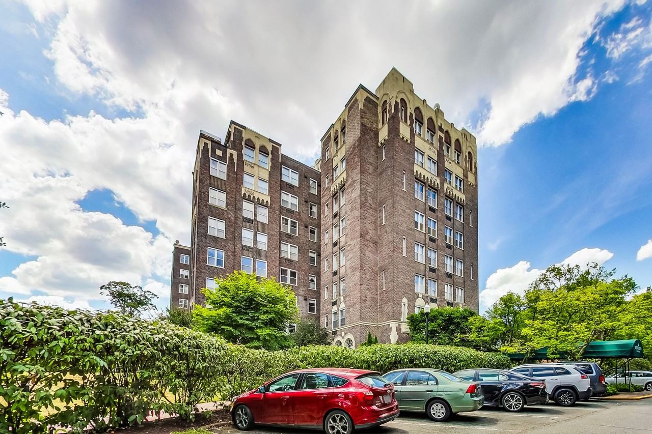 3900 Cathedral Ave Nw - Photo 2 of 29