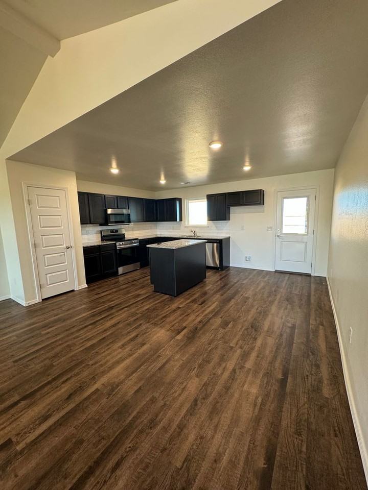 4401 Beacon Rd - Photo 3 of 18