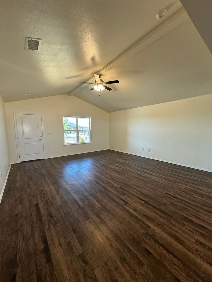 4401 Beacon Rd - Photo 4 of 18