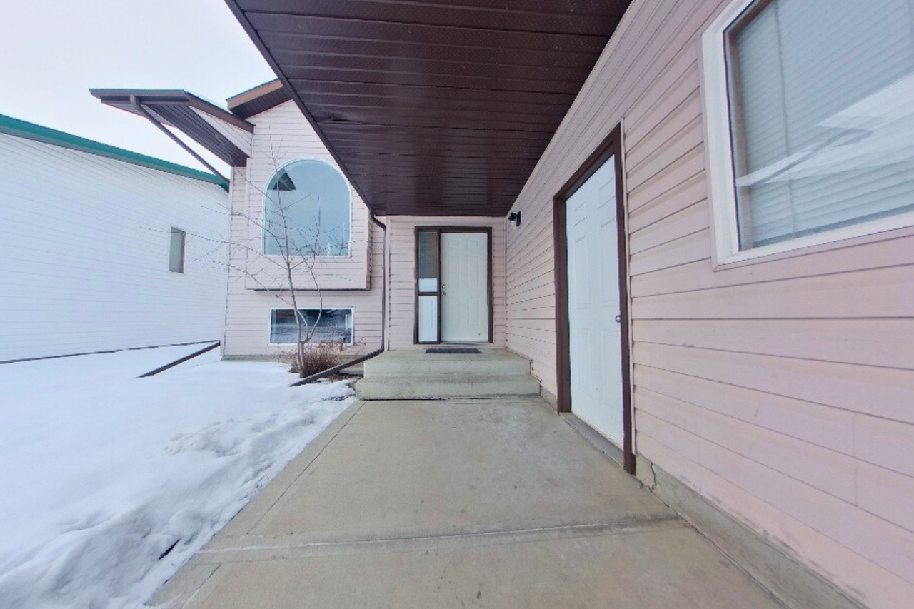 8854 104 Ave - Photo 2 of 13