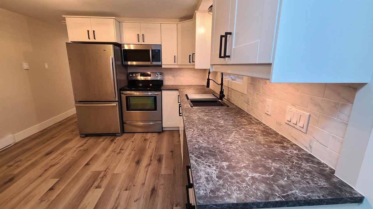 581 Av Charline #B - Photo 3 of 15