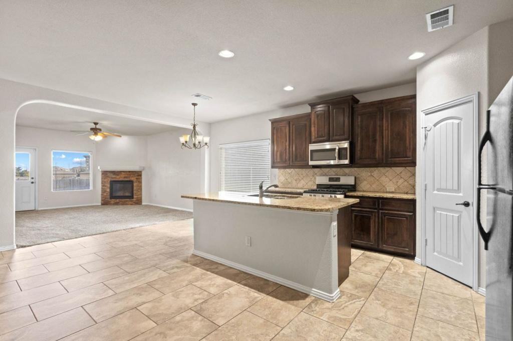 1314 Cerrillos Ave - Photo 5 of 26
