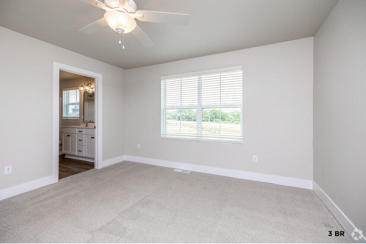 Grand Valley Townhomes - Photo 7 of 11