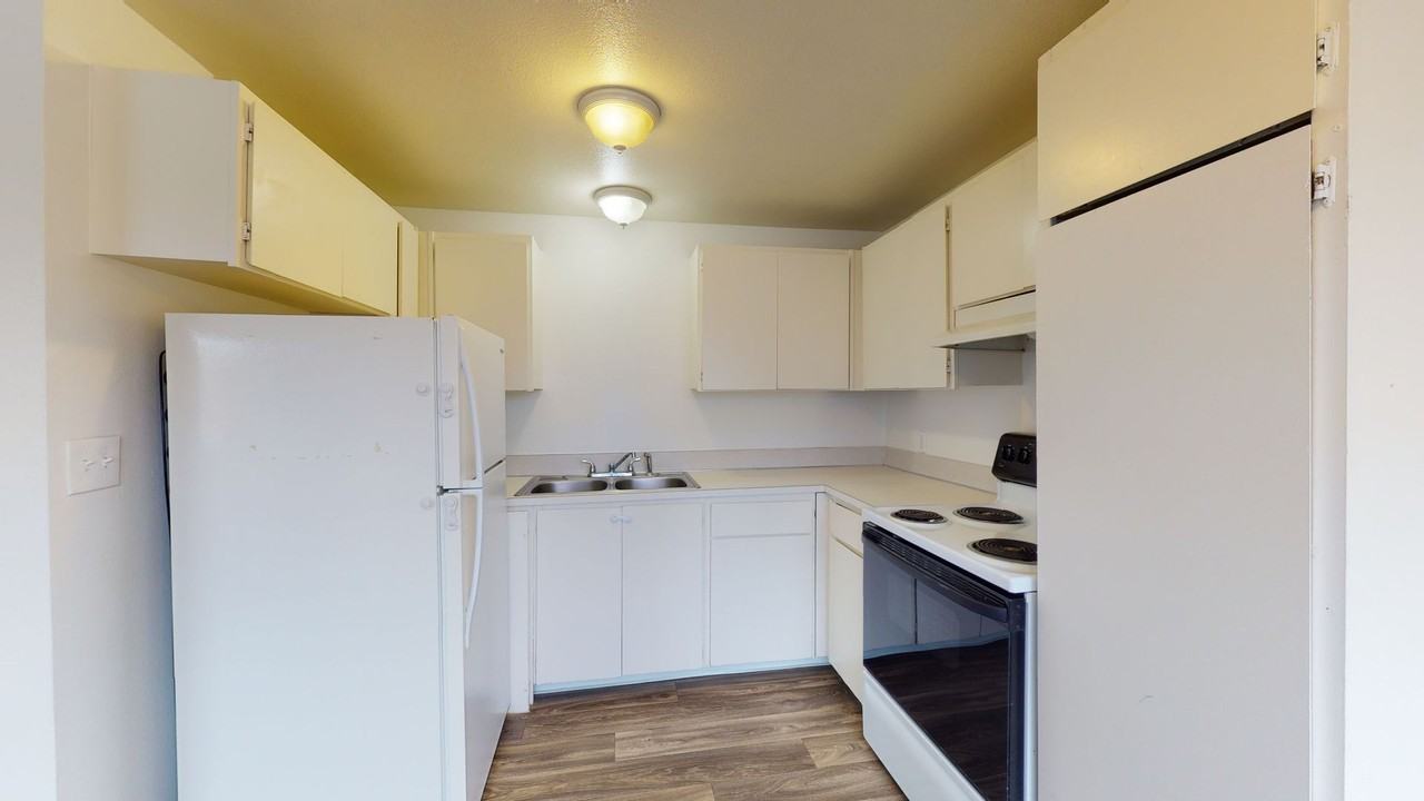 Esquire - Photo 2 of 10