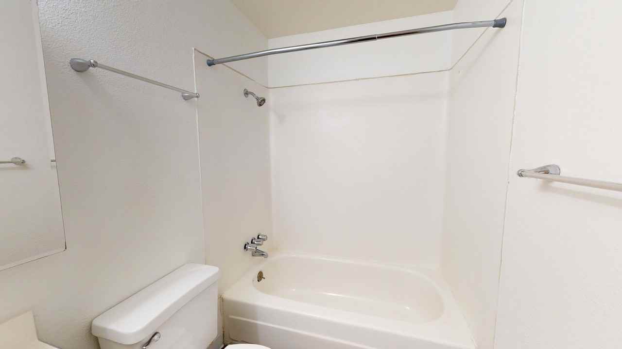 Esquire - Photo 4 of 10