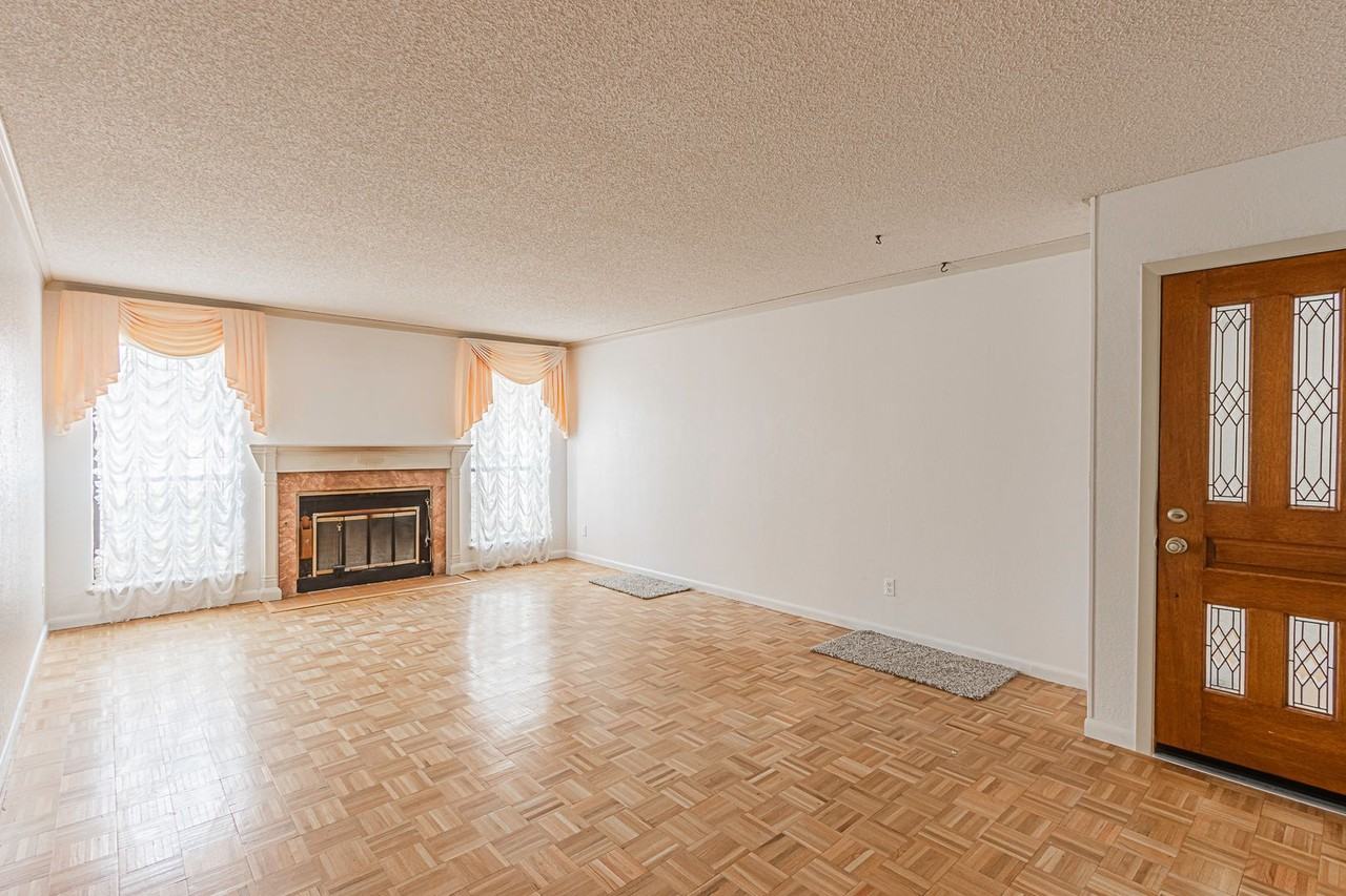 724 Espada Dr - Photo 3 of 28