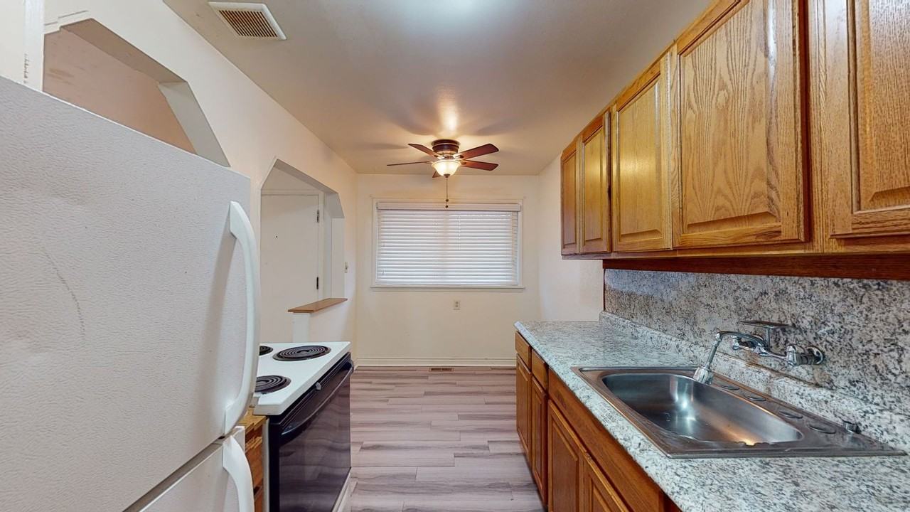 Burien Duplexes (128) - Photo 7 of 16