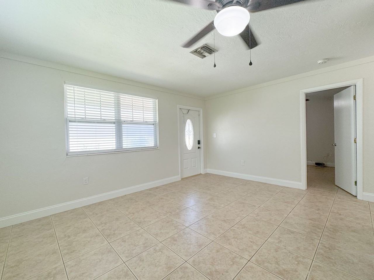 746 109th Ave N - Photo 7 of 22