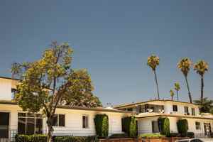 featured image of 1091 N Lake Ave