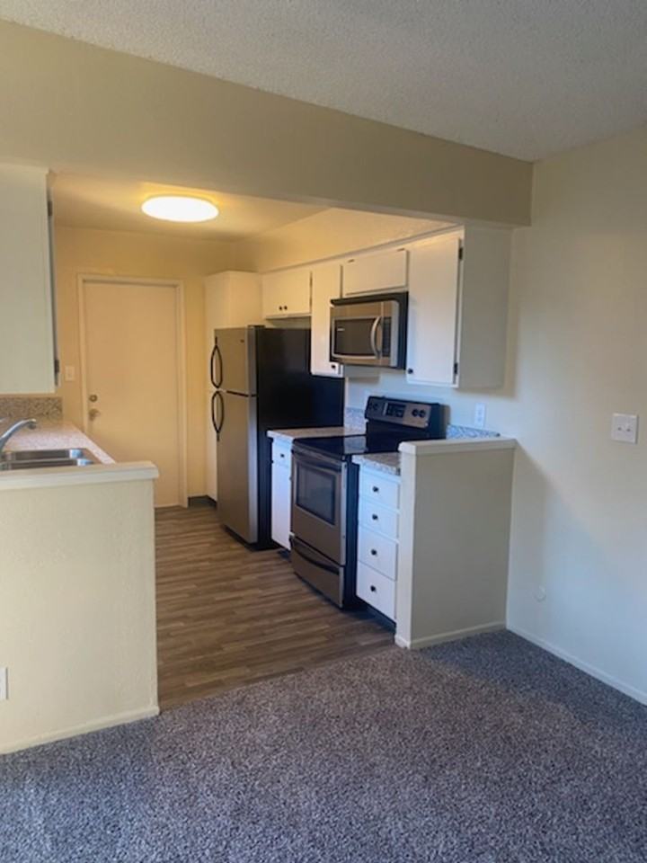 h2243 - Photo 2 of 11