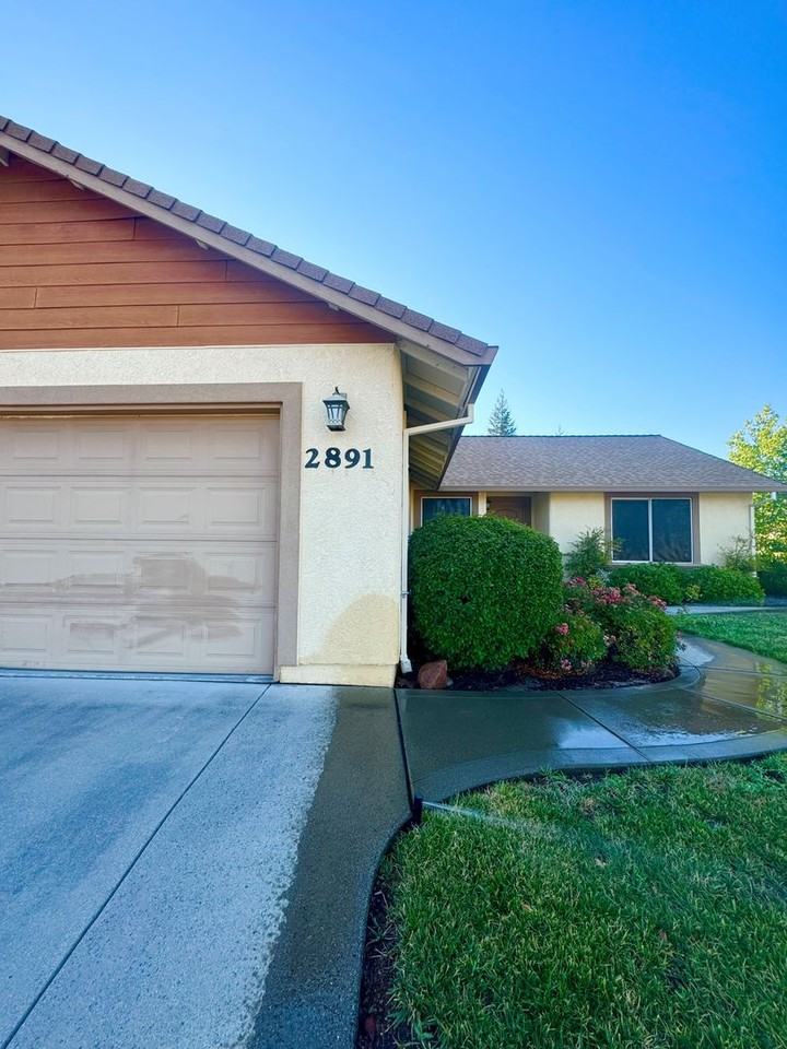 2891 Chaucer Way - Photo 2 of 15