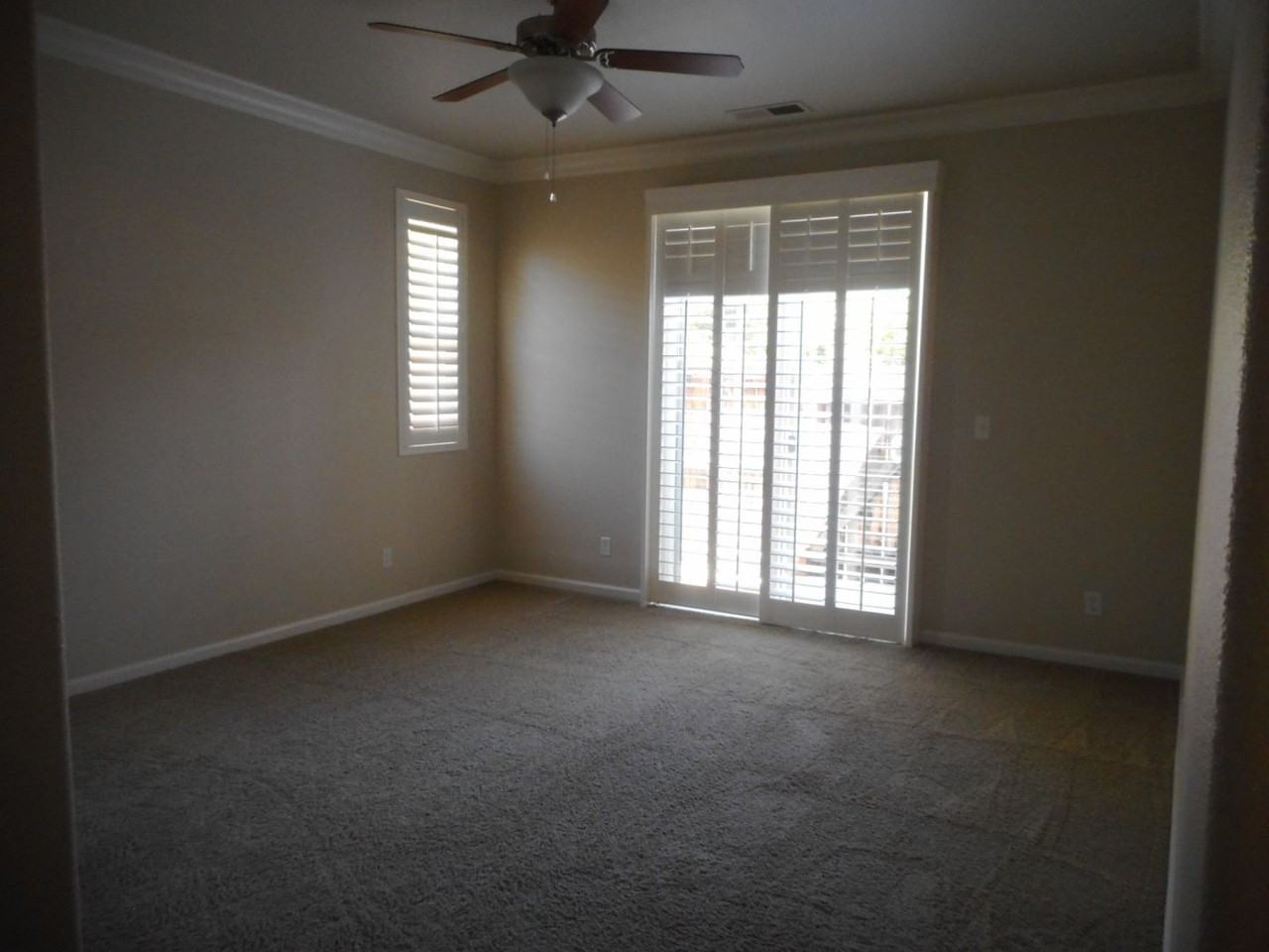 3992 Heritage Ln - Photo 4 of 27
