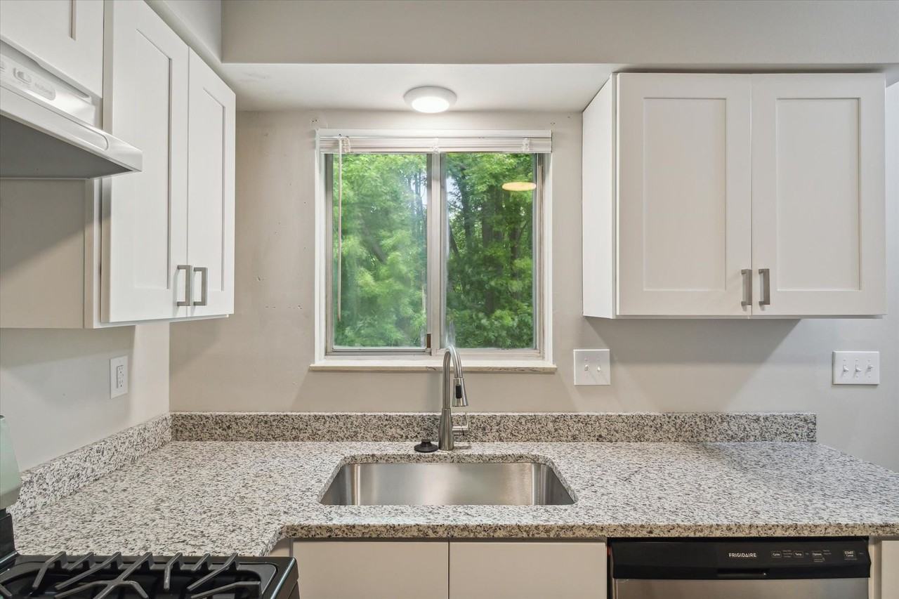 Pine Run Apts, LLC - Photo 5 of 20