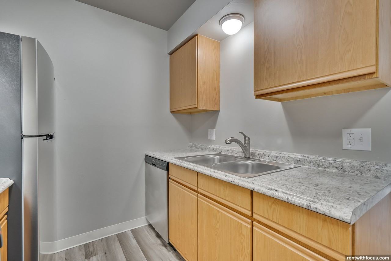 Clayton Ridge 1320 - Photo 2 of 16