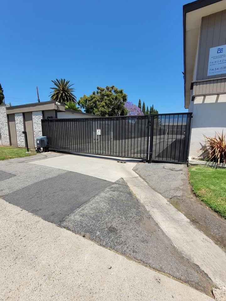 Ready to move in 2 Bedrooms 1.5 Baths Townhome - Photo 4 of 22