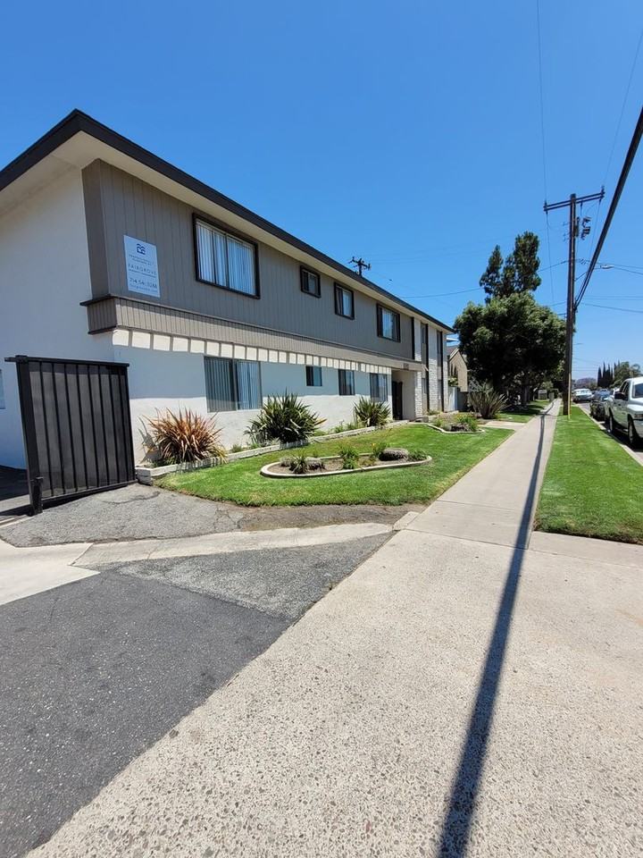 Ready to move in 2 Bedrooms 1.5 Baths Townhome - Photo 6 of 22