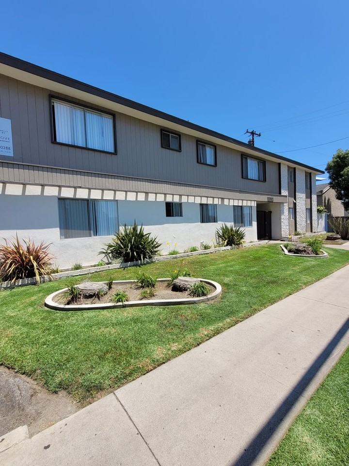 Ready to move in 2 Bedrooms 1.5 Baths Townhome - Photo 7 of 22