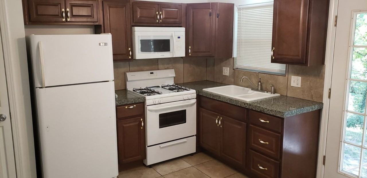 611 S 75th St - Photo 2 of 10