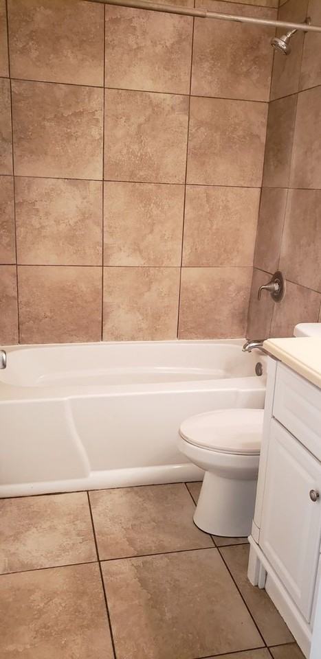 611 S 75th St - Photo 5 of 10