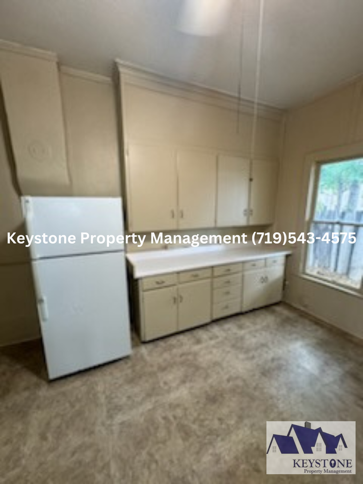 408 W 13th St - Photo 3 of 12