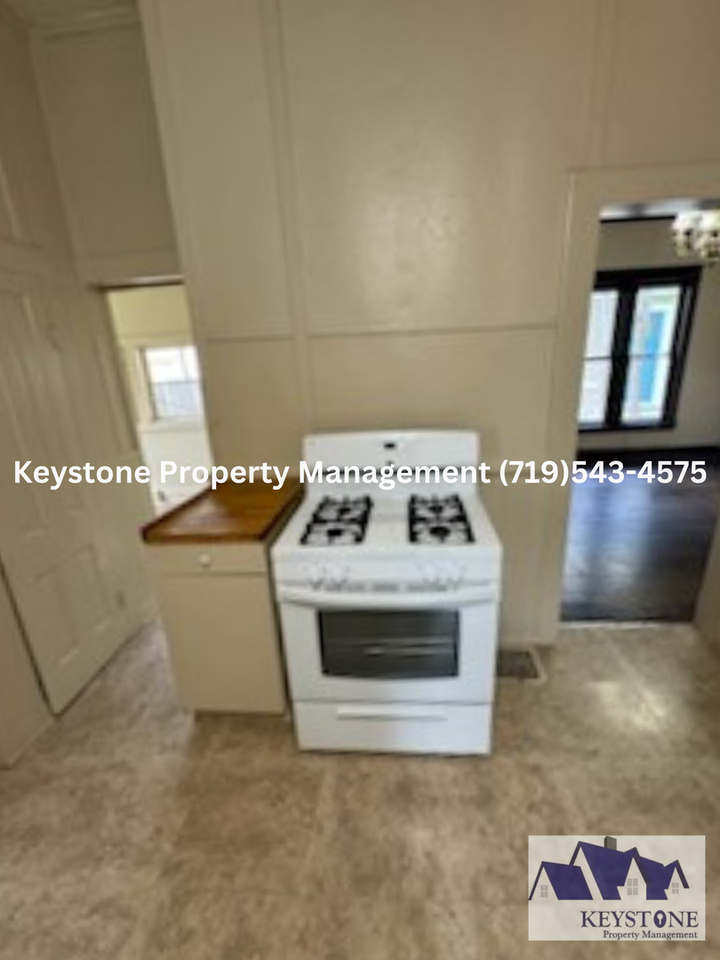 408 W 13th St - Photo 4 of 12