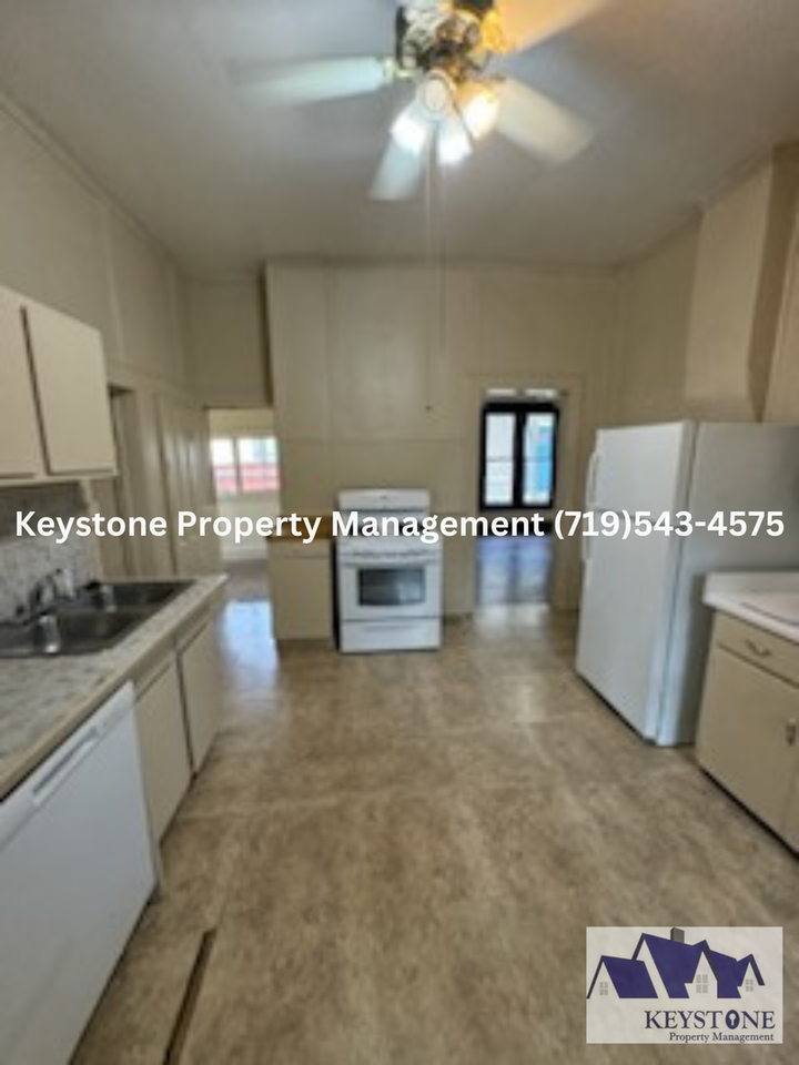 408 W 13th St - Photo 5 of 12