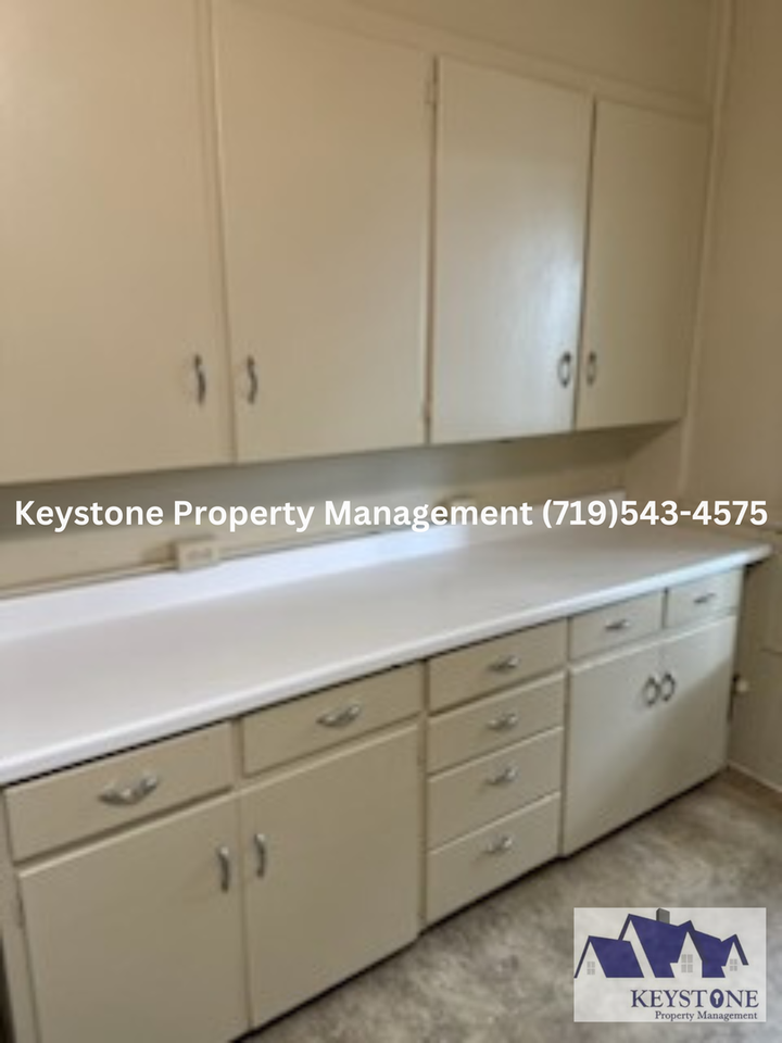 408 W 13th St - Photo 6 of 12