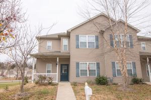 featured image of 1945 Center St