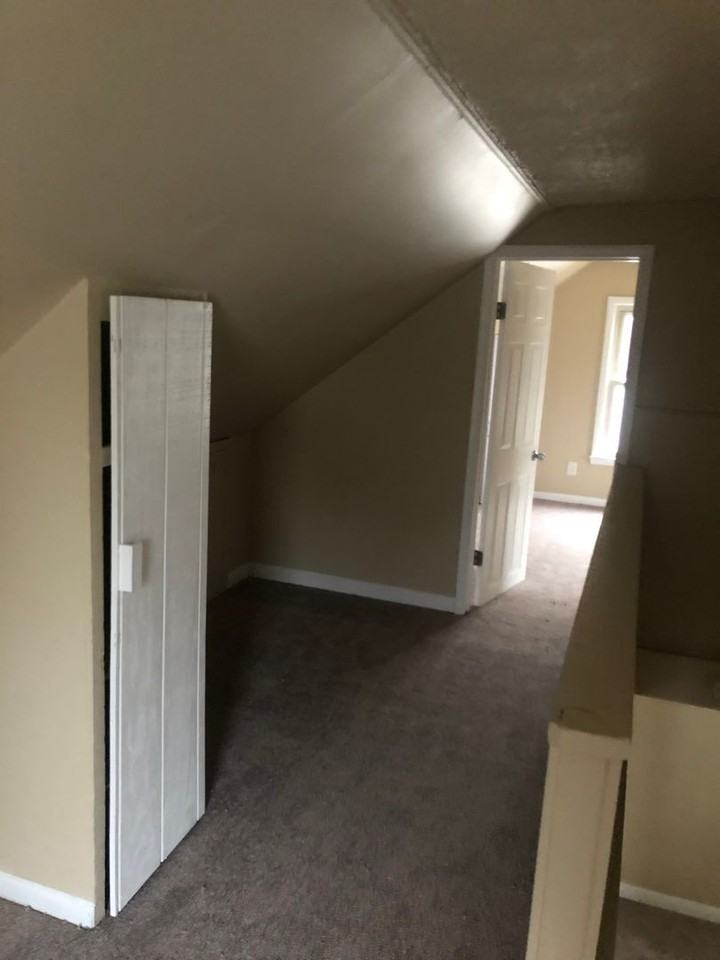 35144 Glen St - Photo 4 of 15