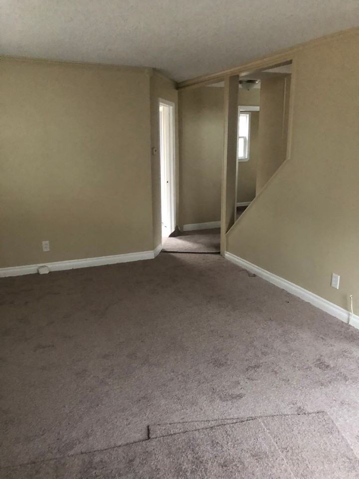 35144 Glen St - Photo 5 of 15