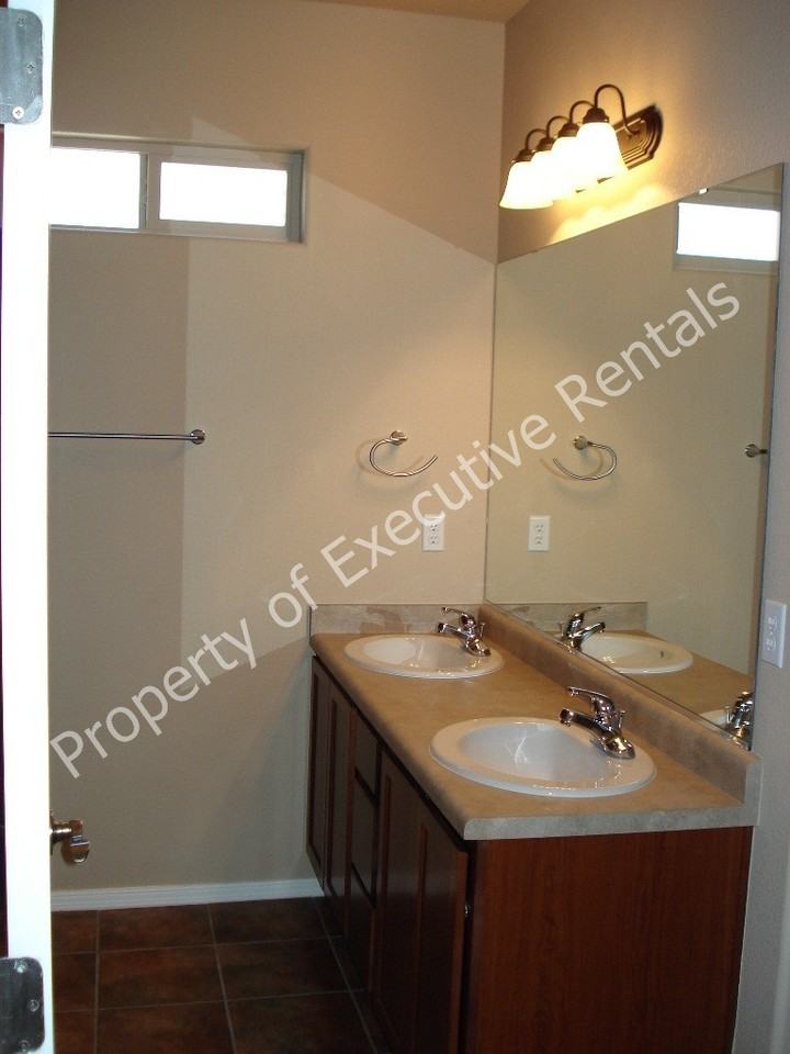 4945 Chesney Rd - Photo 2 of 13