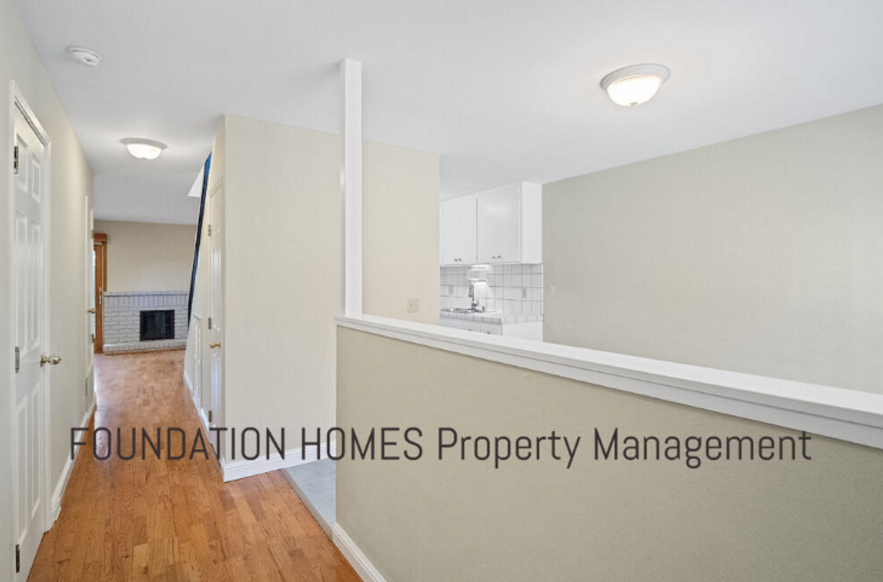 28 Mariner Green Dr - Photo 4 of 32