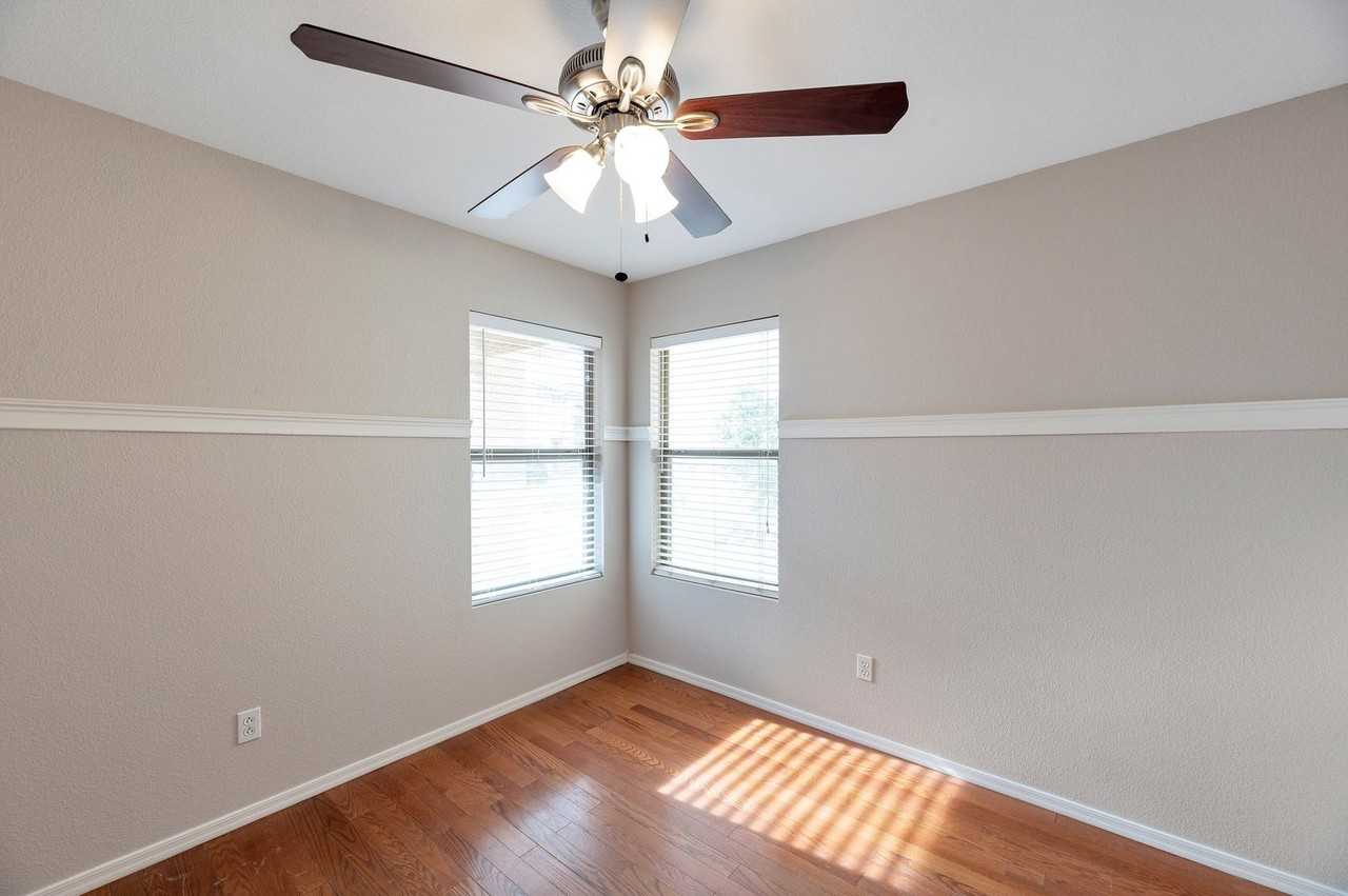 2216 E Spruce Dr - Photo 6 of 15