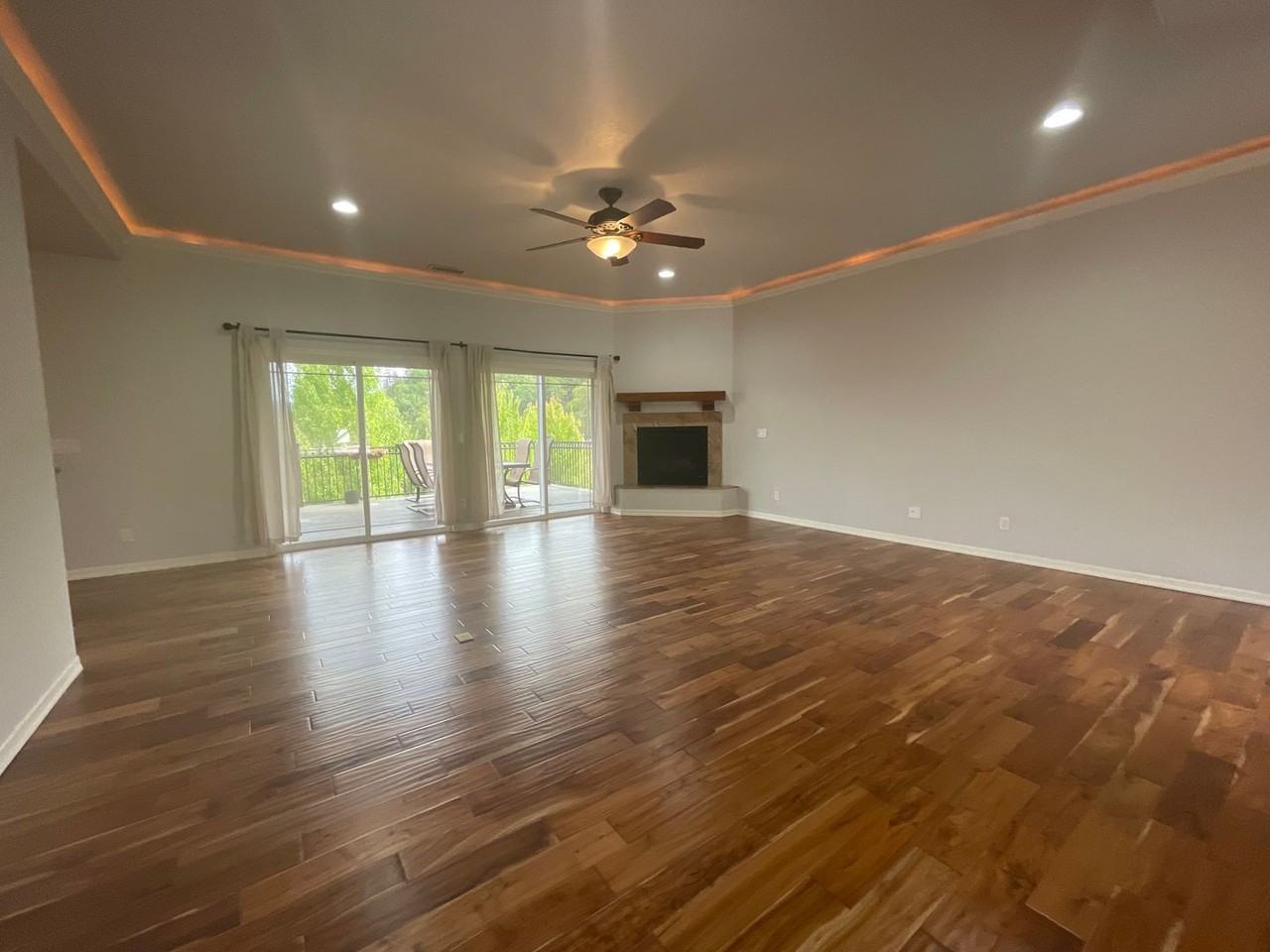 228 Winchester Creek Ave - Photo 4 of 50