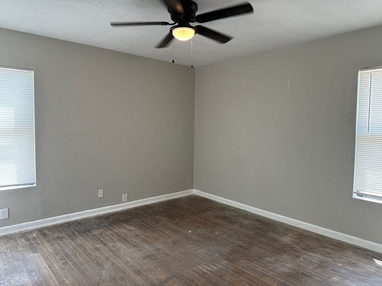 1361 Daytona Dr - Photo 5 of 6