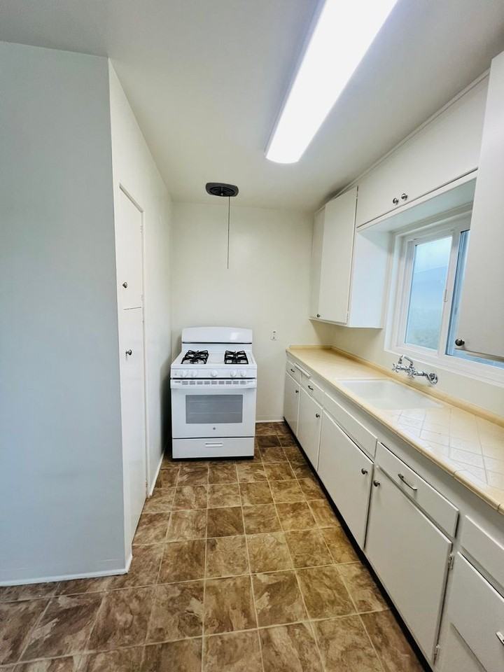 264 N Dos Caminos Ave - Photo 4 of 5