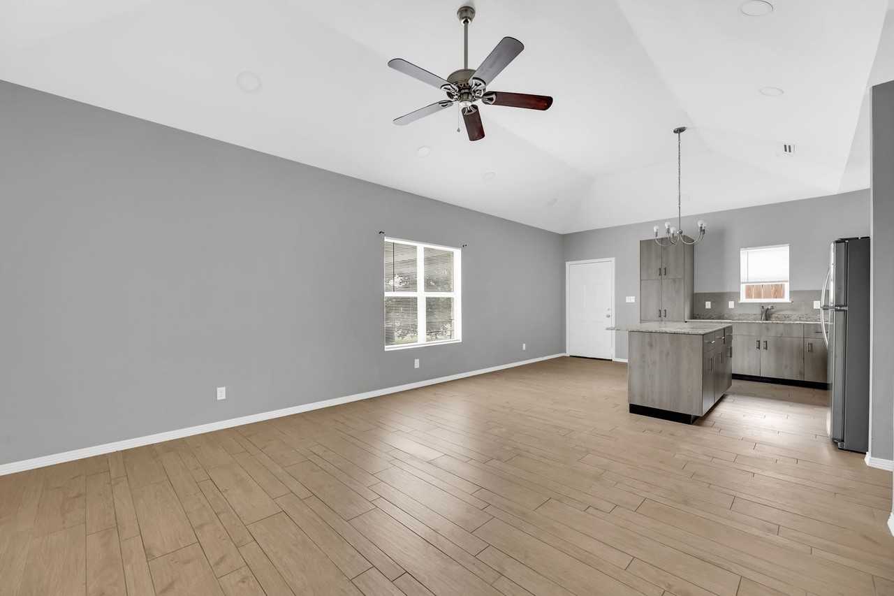 Eisenhower Apts - Photo 3 of 11