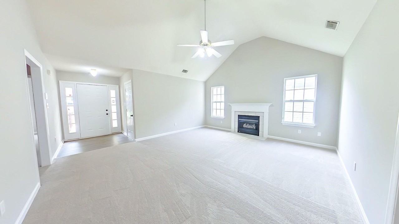 491 Connemara Trl - Photo 4 of 13