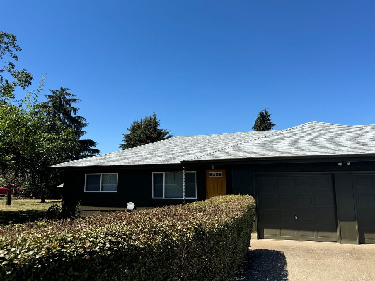 2545 31st St - Photo 2 of 23