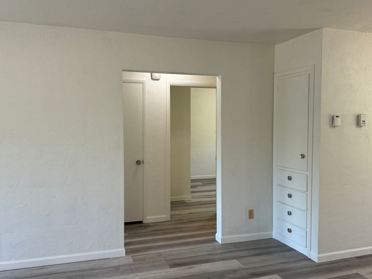 2545 31st St - Photo 5 of 23