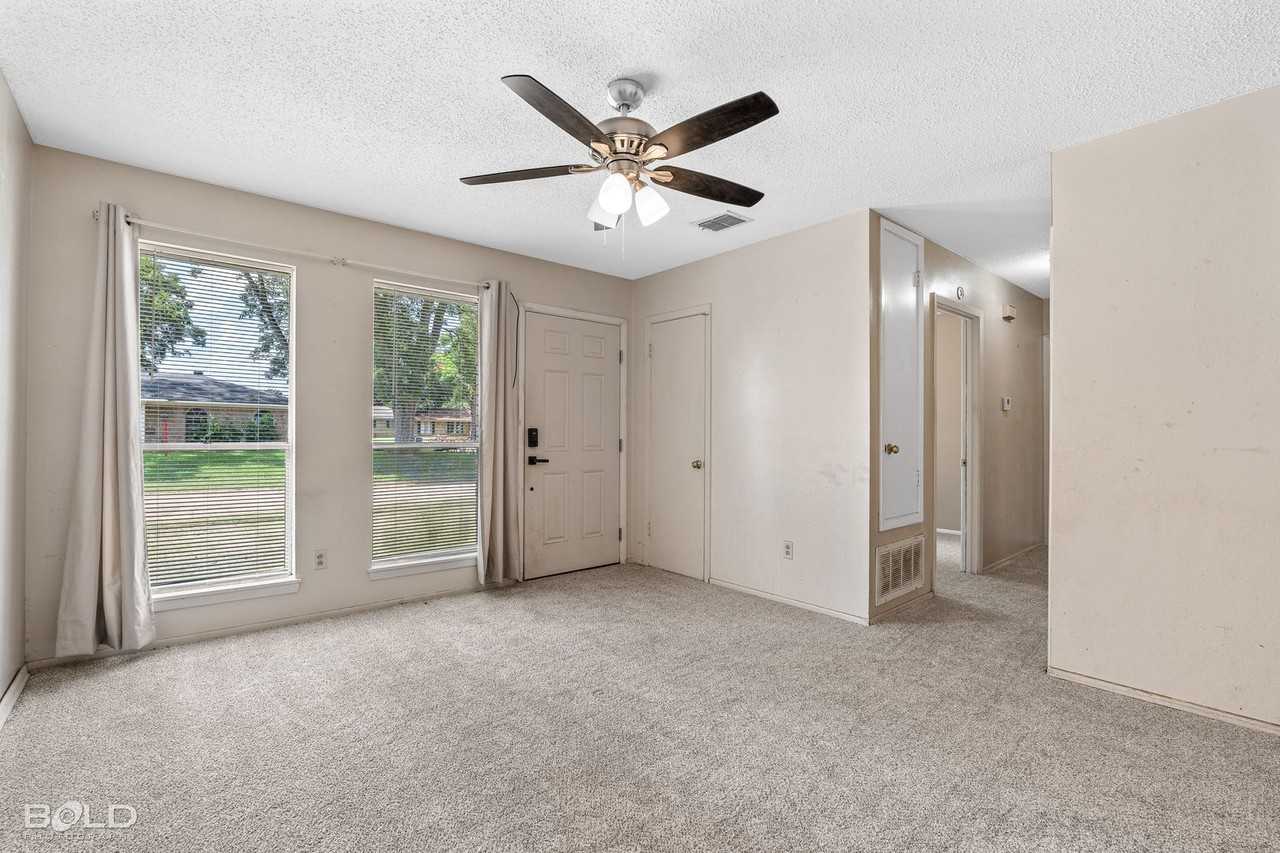 1202 Ella Cir - Photo 3 of 29