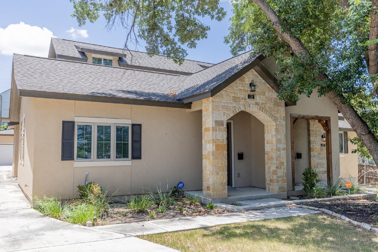 132 Elizabeth Rd - Photo 2 of 47