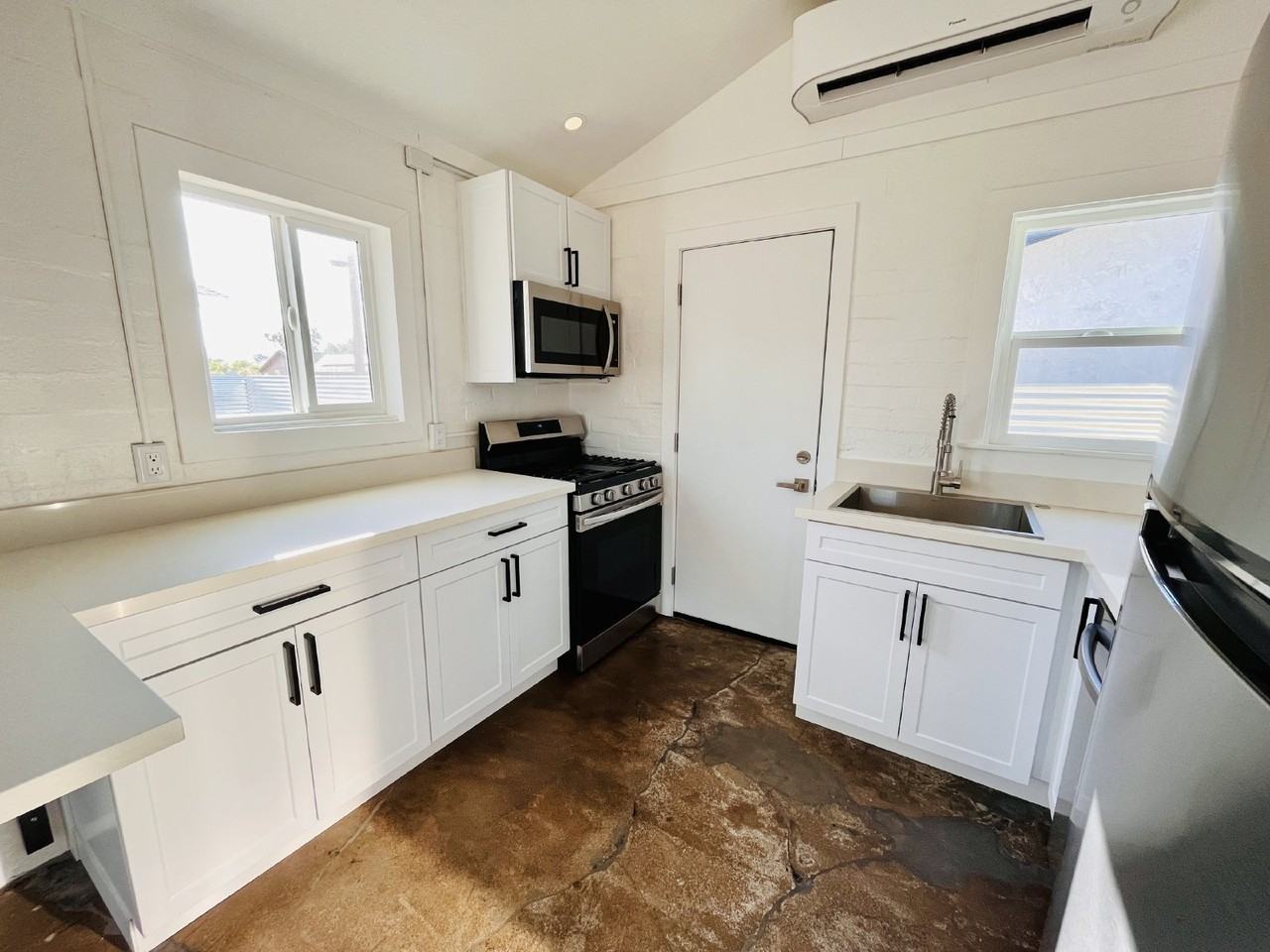 61986 Desert Air Rd - Photo 5 of 20