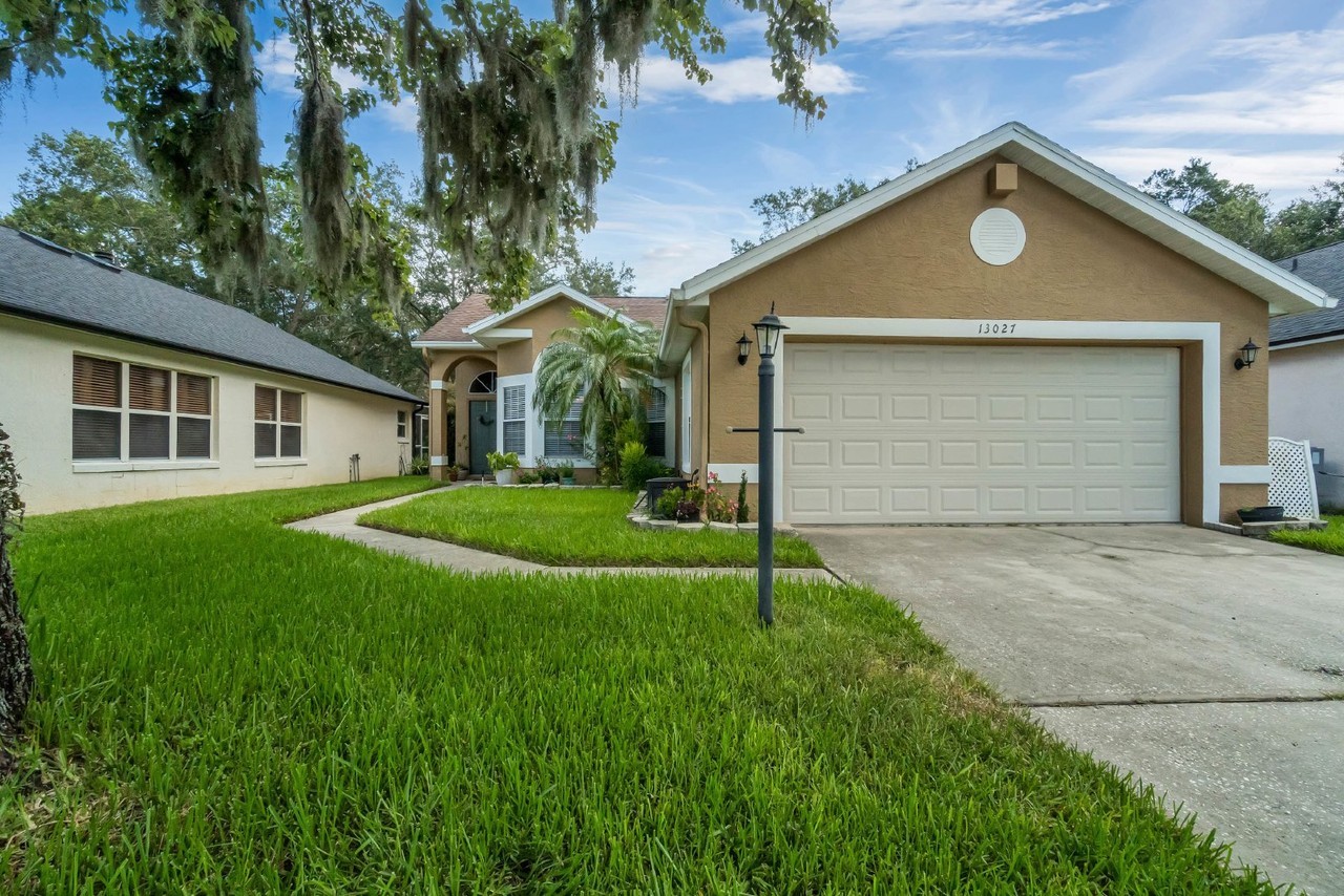 13027 Desert Forest Ct - Photo 2 of 23