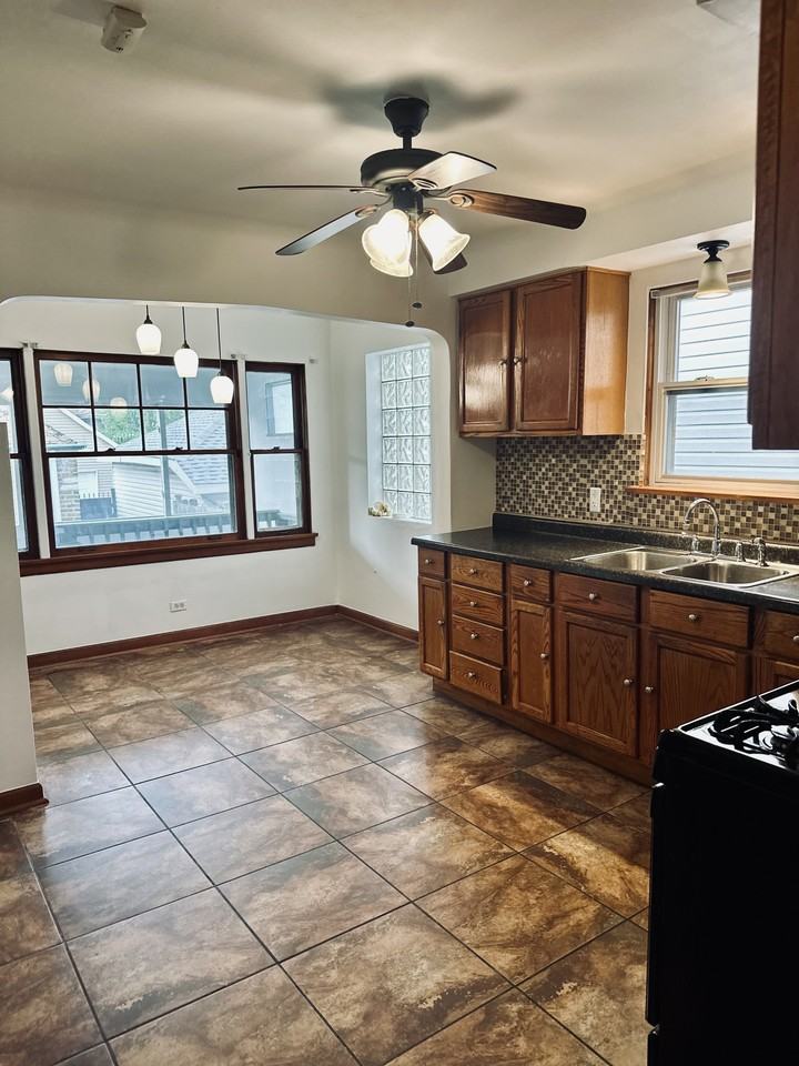 4918 W Altgeld St #NA - Photo 3 of 12