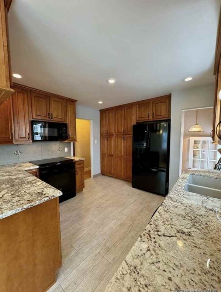 224 E 4th Ave #NA - Photo 2 of 17