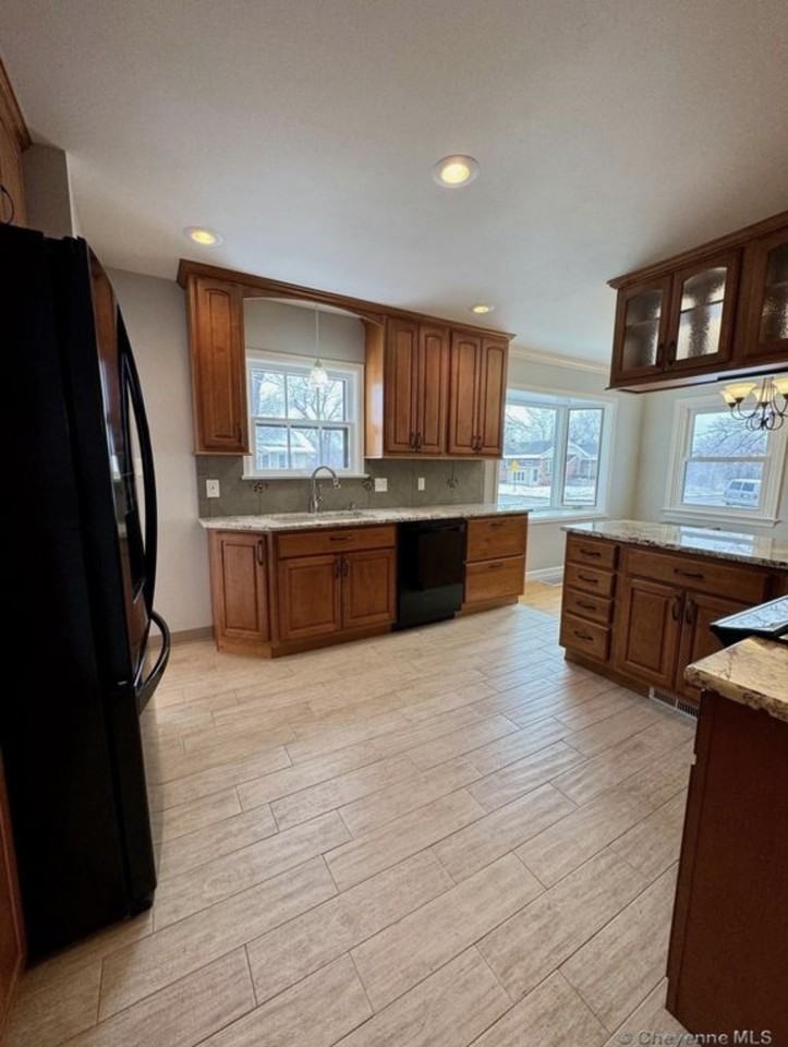 224 E 4th Ave #NA - Photo 3 of 17