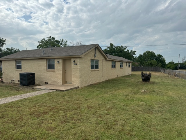 5317 Buchanan St - Photo 3 of 16